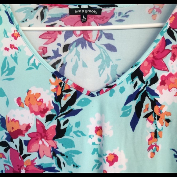 🌲🌲Ava & Grace Jersey V-neck top size largeNWOT - Picture 3 of 5